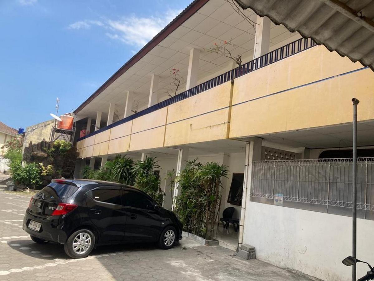 Hotel Surya Citra Jogja A Mitra Reddoorz Jogjakarta Buitenkant foto