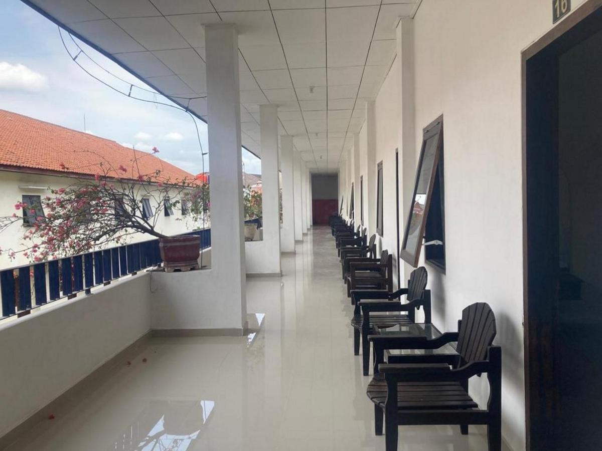 Hotel Surya Citra Jogja A Mitra Reddoorz Jogjakarta Buitenkant foto